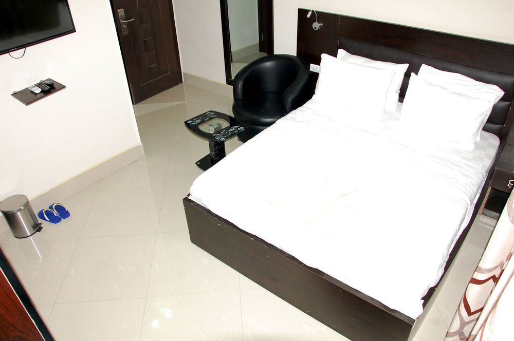 Primal Aparthotel Ikoyi Лагос Экстерьер фото